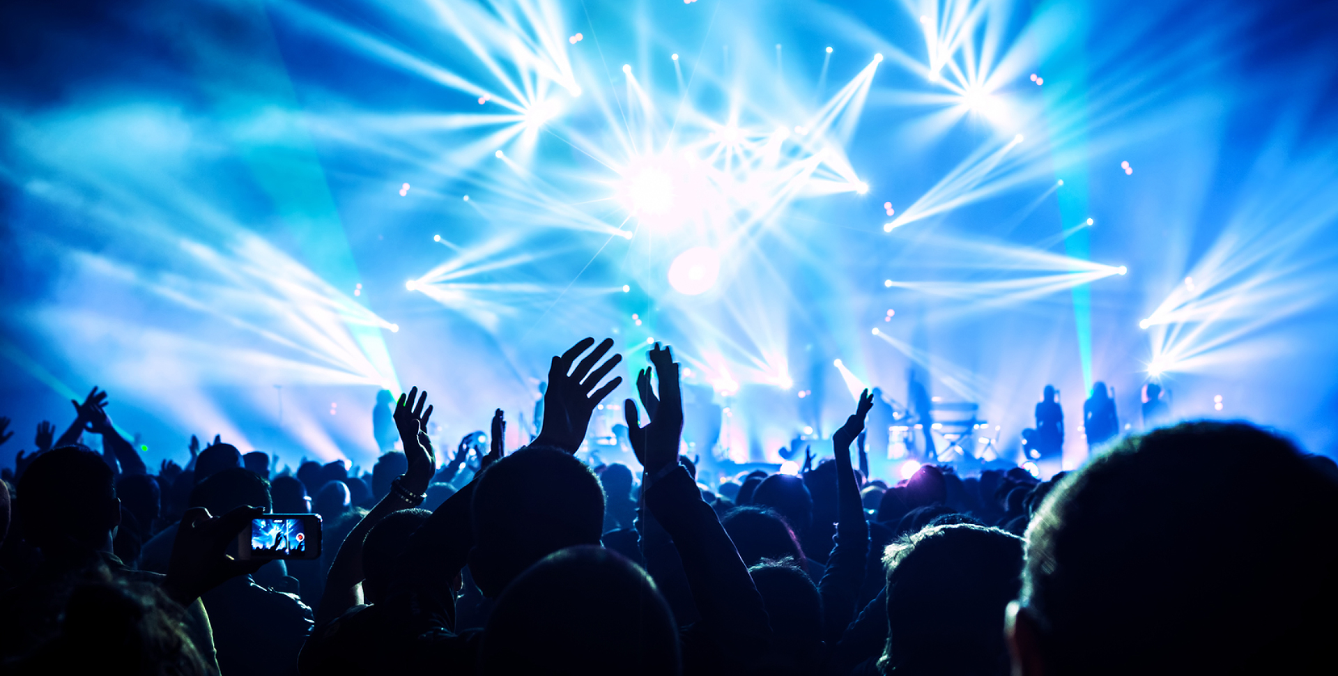 2bigstock-large-group-of-happy-people-en-76343870-copy-1