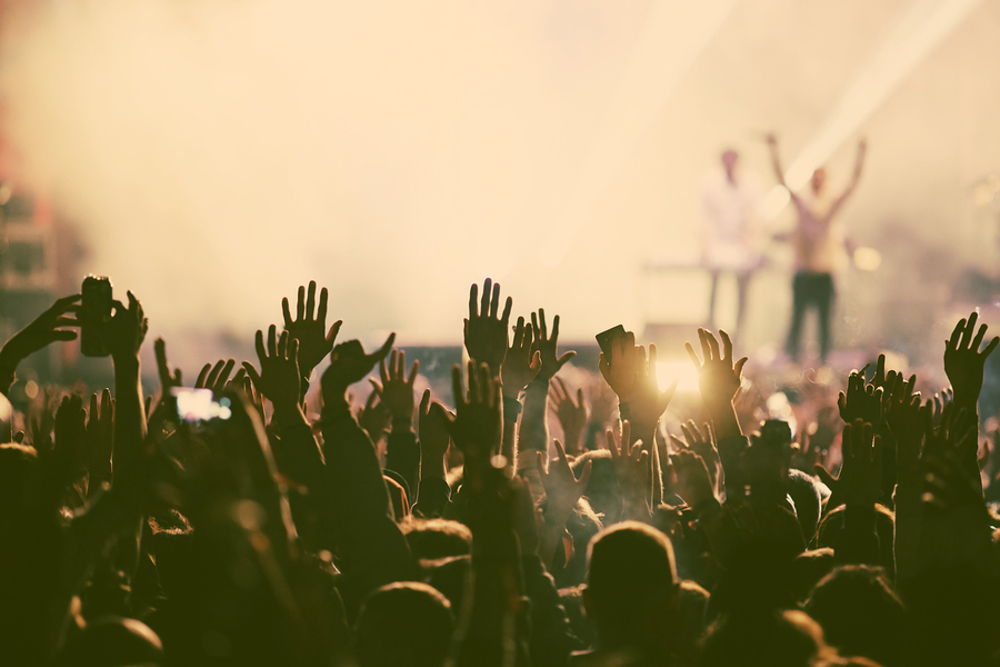 bigstock-crowd-at-concert-retro-style-94657322