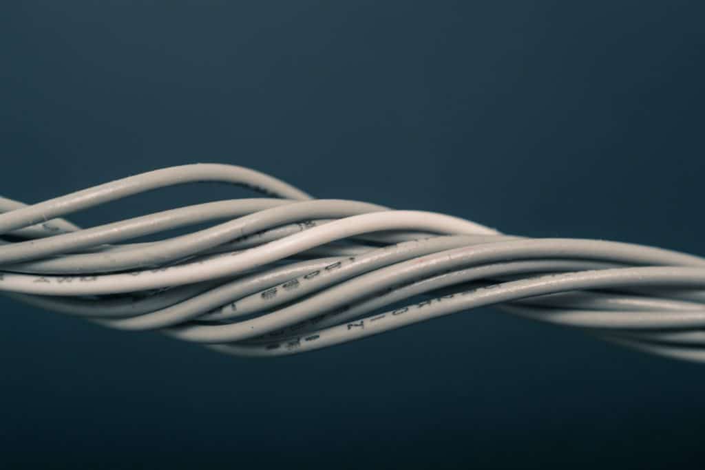 steve-johnson-hokONTrHIAQ-unsplash spun av wire